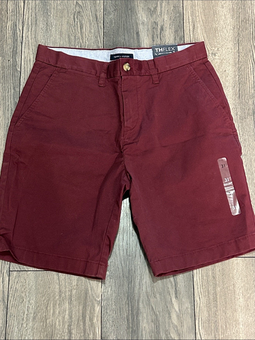 NWT Tommy Hilfiger Men's Flex Maroon Flat Front Chino Shorts